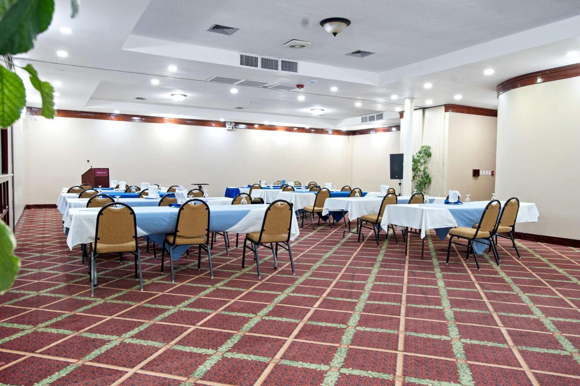 Best Western Plus Belize Biltmore Plaza Cidade de Belize Exterior foto